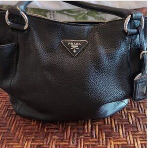 NWOT PRADA VITELLO DAINO LEATHER BAG WITH CROSSBODY STRAP
